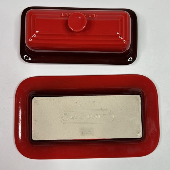 Le Creuset Red Butter Dish - Picture 3 of 3